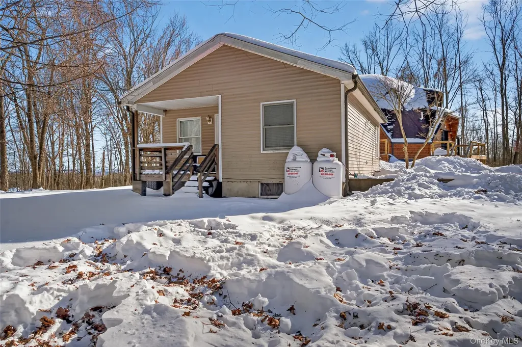 106 Post Road Slate Hill NY 10973