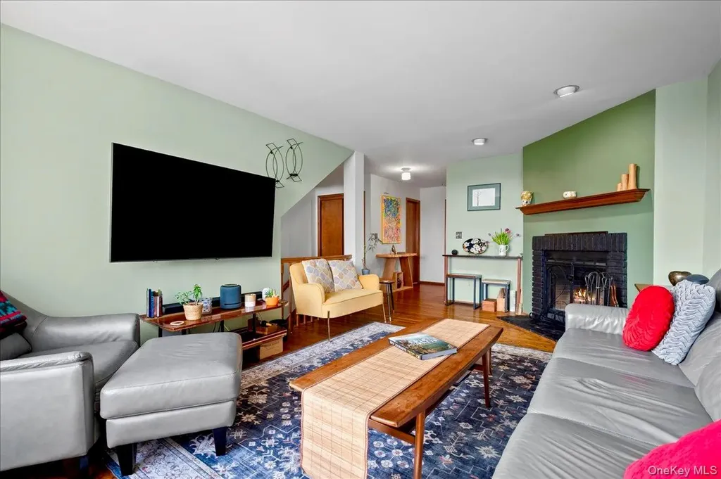 25 Village Gate Way Nyack NY 10960
