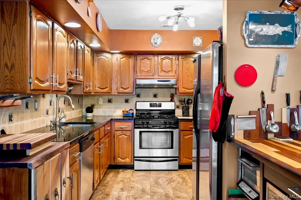25 Village Gate Way Nyack NY 10960