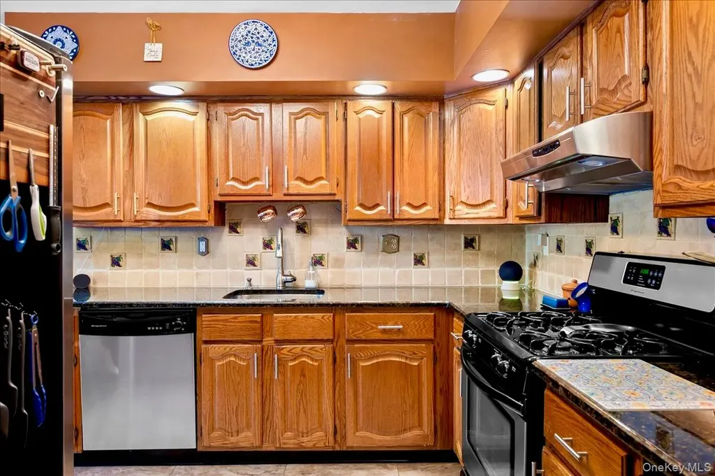 25 Village Gate Way Nyack NY 10960