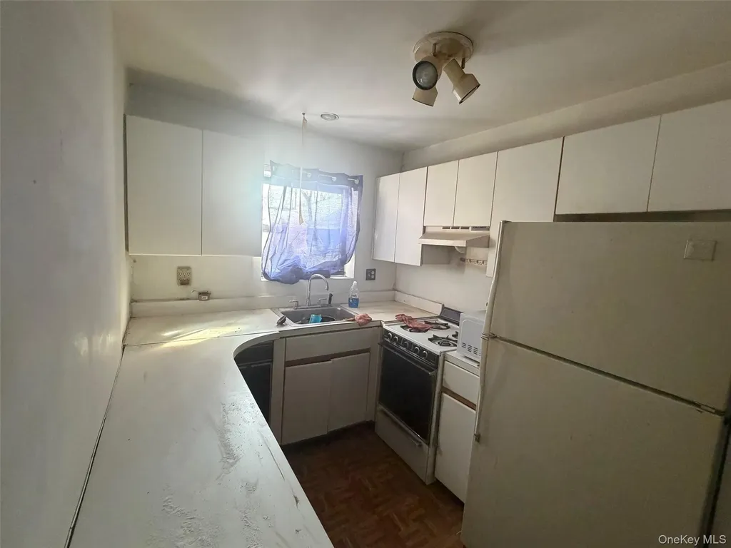 972 E 88th Street Brooklyn NY 11236