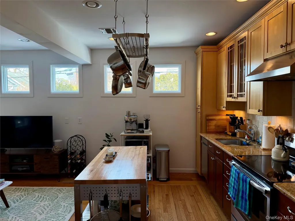 109 14th Avenue Sea Cliff NY 11579