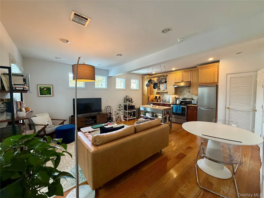 109 14th Avenue Sea Cliff NY 11579