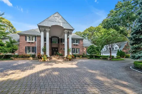 11 Danton Lane N Lattingtown NY 11560