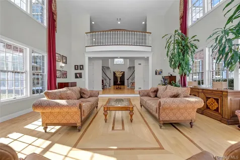 11 Danton Lane N Lattingtown NY 11560