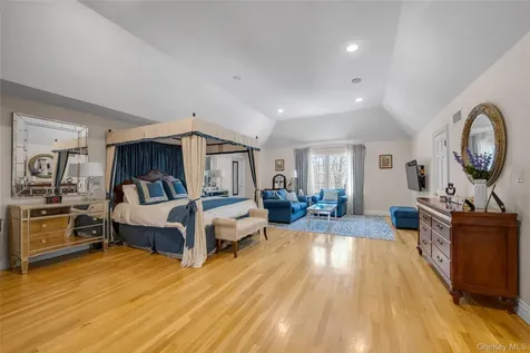 11 Danton Lane N Lattingtown NY 11560