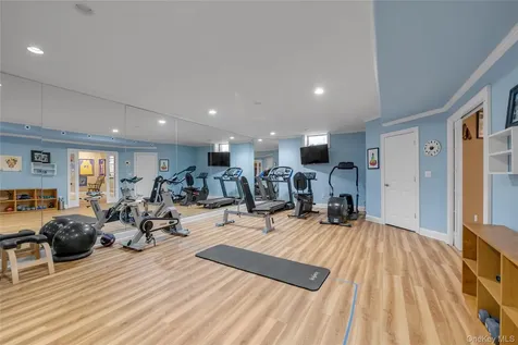 11 Danton Lane N Lattingtown NY 11560