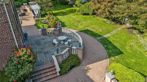 11 Danton Lane N Lattingtown NY 11560