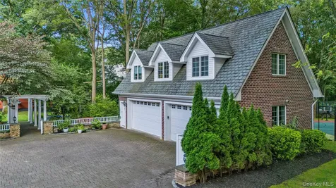 11 Danton Lane N Lattingtown NY 11560
