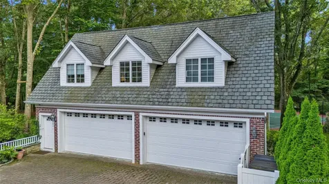 11 Danton Lane N Lattingtown NY 11560
