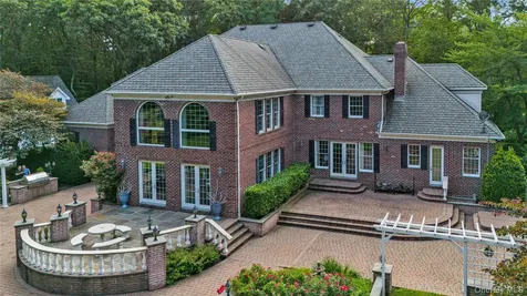 11 Danton Lane N Lattingtown NY 11560