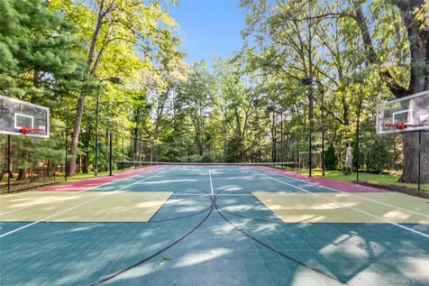 11 Danton Lane N Lattingtown NY 11560