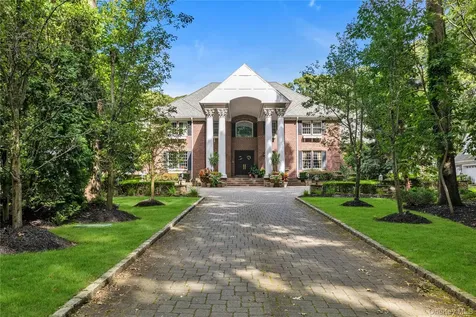11 Danton Lane N Lattingtown NY 11560