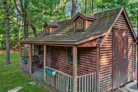 11 Danton Lane N Lattingtown NY 11560