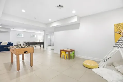 8 Wakefield Road Scarsdale NY 10583