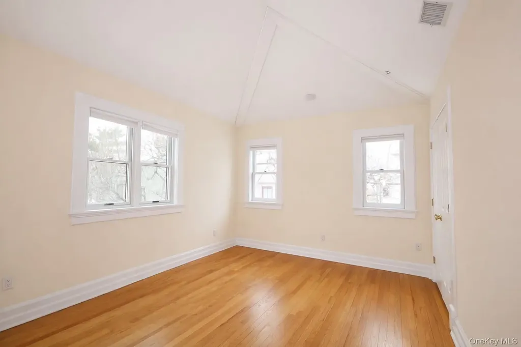 16 Clinton Avenue Dobbs Ferry NY 10522