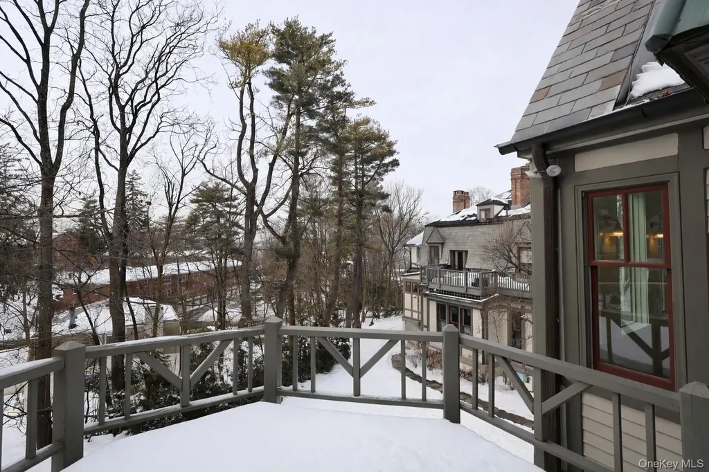 16 Clinton Avenue Dobbs Ferry NY 10522
