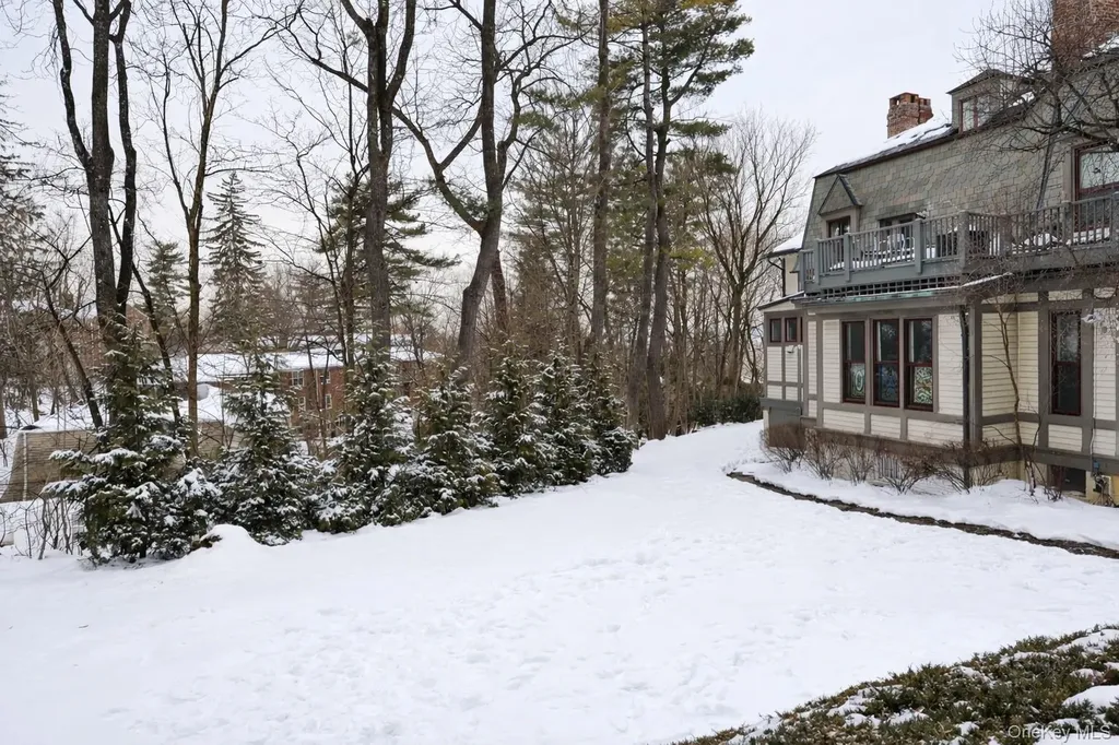 16 Clinton Avenue Dobbs Ferry NY 10522