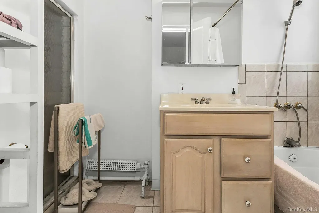 10 Holder Place Forest Hills NY 11375