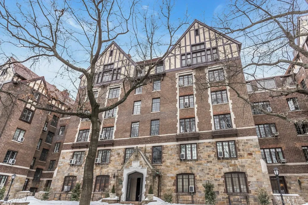 10 Holder Place Forest Hills NY 11375