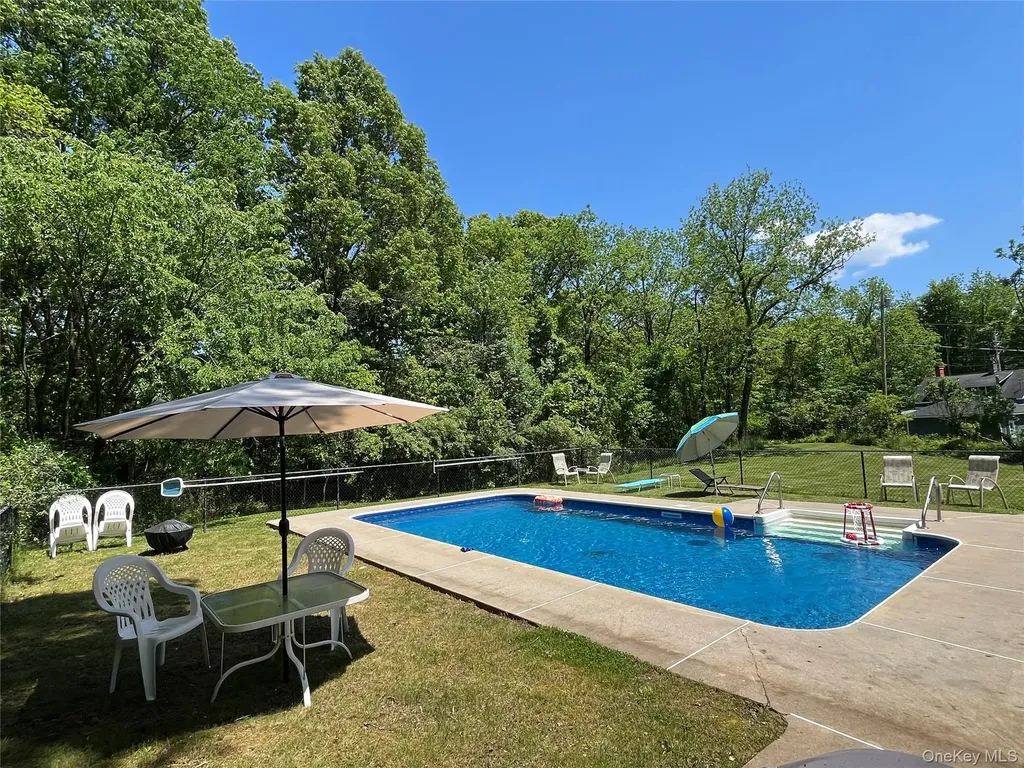 51 Lakeside Road Newburgh NY 12550