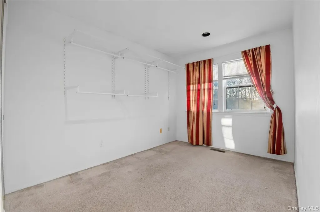 205 Fairfield Drive E Holbrook NY 11741