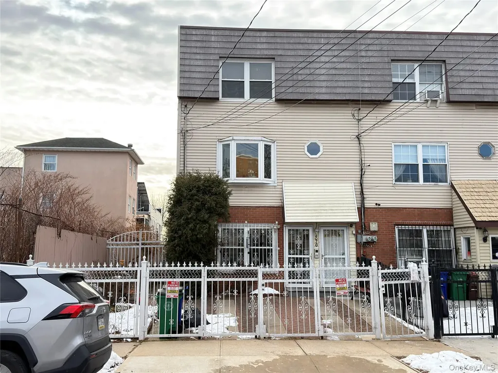 2076 Caesar Place Bronx NY 10473