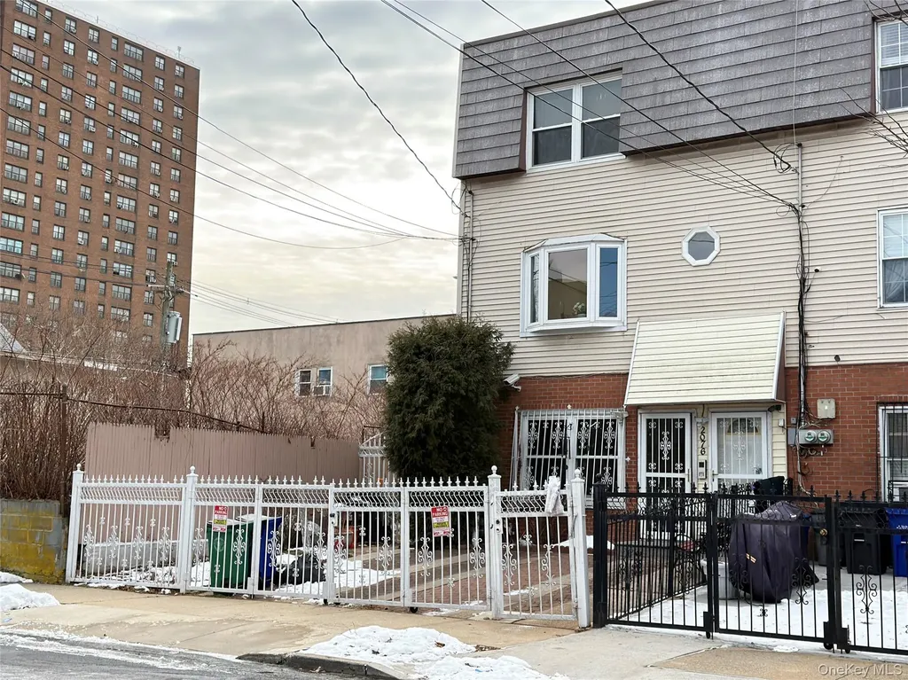 2076 Caesar Place Bronx NY 10473