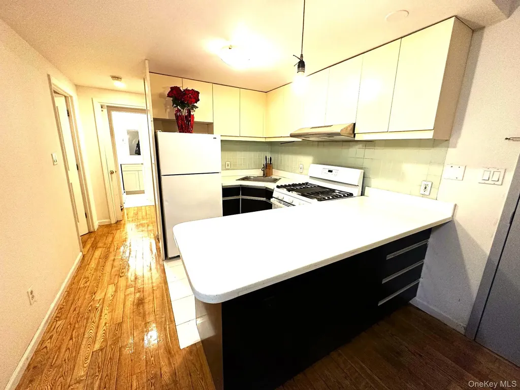132-03 Sanford Avenue Flushing NY 11355