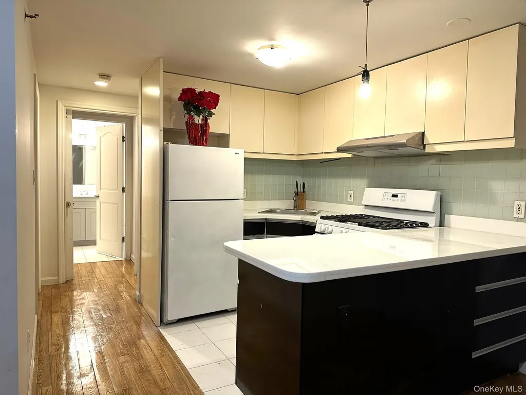 132-03 Sanford Avenue Flushing NY 11355