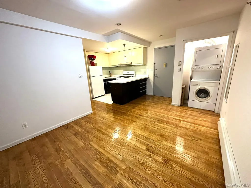 132-03 Sanford Avenue Flushing NY 11355