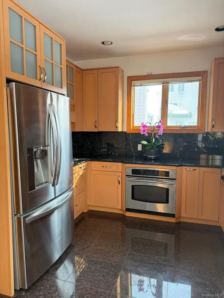 77 Lynton Road Albertson NY 11507