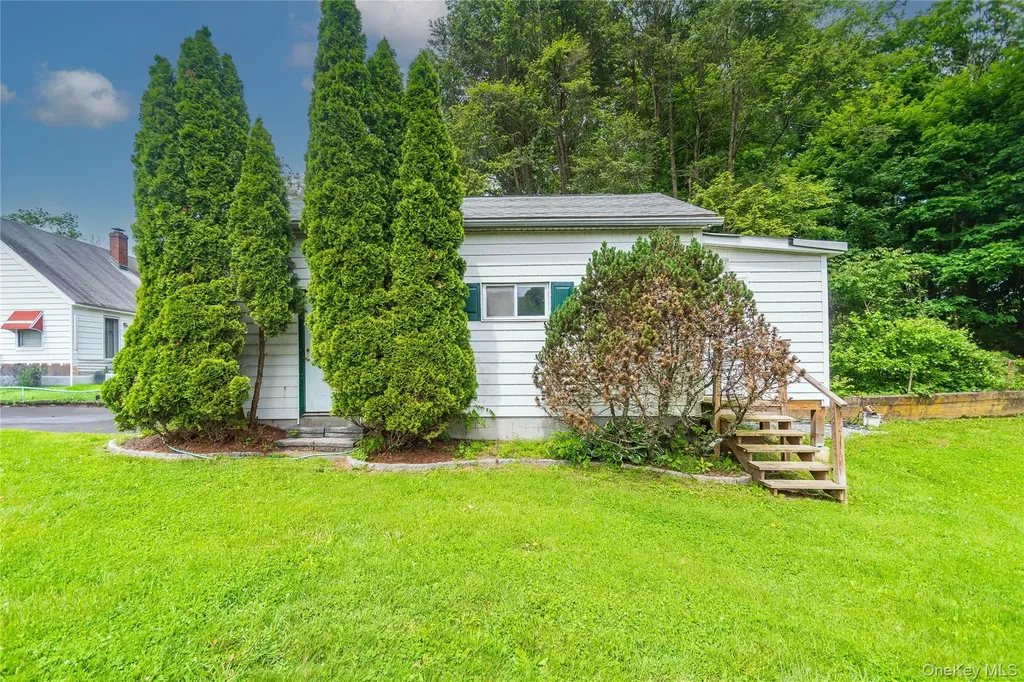 964 Pemart Avenue Peekskill NY 10566
