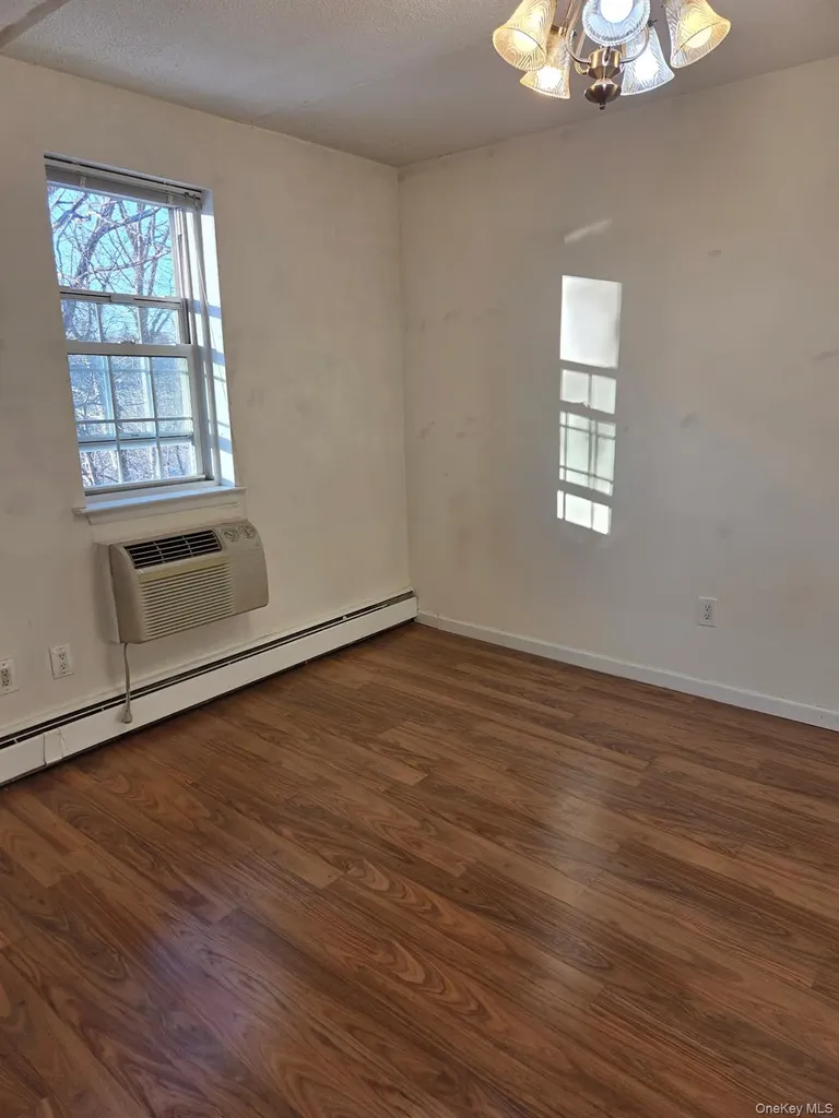 2 Consulate Drive Eastchester NY 10707