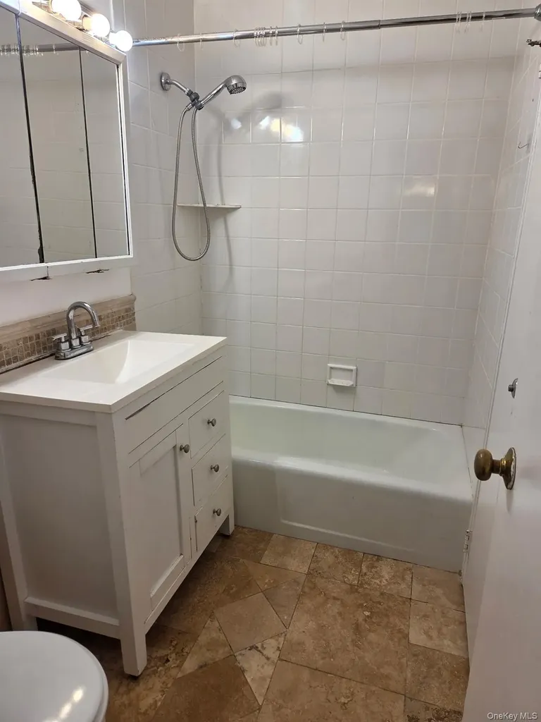 2 Consulate Drive Eastchester NY 10707