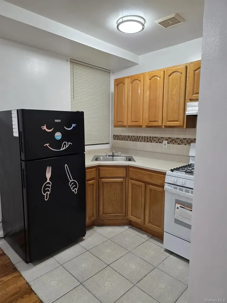 400 Crescent Street Brooklyn NY 11208
