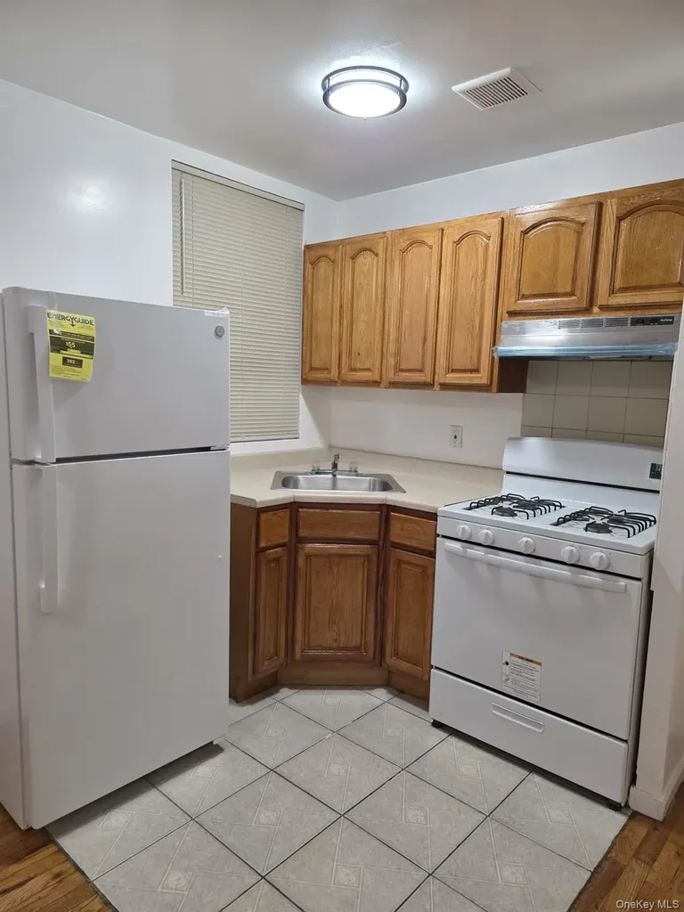 400 Crescent Street Brooklyn NY 11208