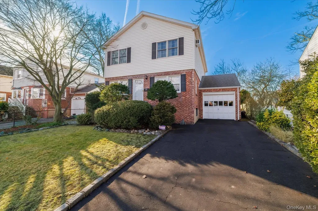 148 Amherst Road Valley Stream NY 11581