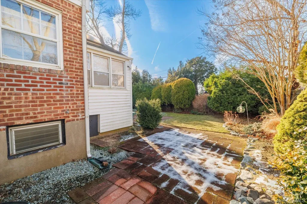 148 Amherst Road Valley Stream NY 11581