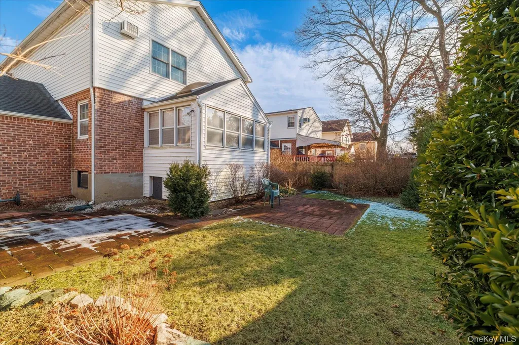 148 Amherst Road Valley Stream NY 11581
