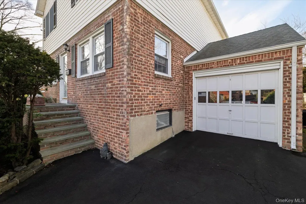 148 Amherst Road Valley Stream NY 11581