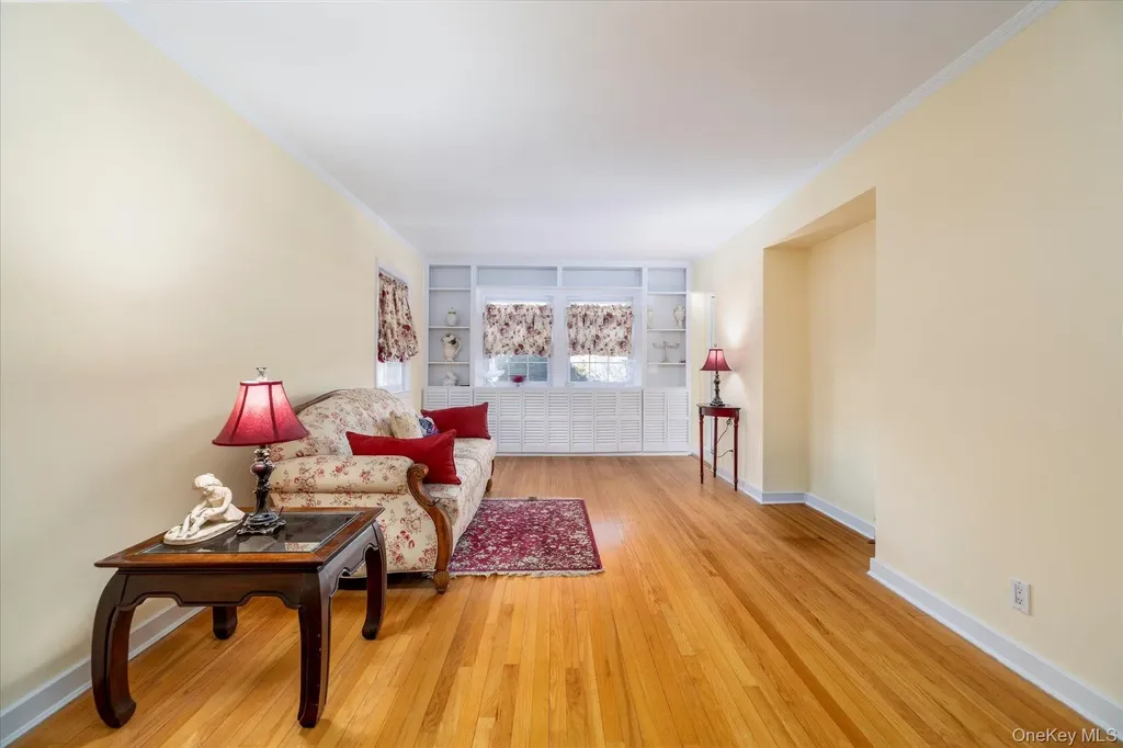 148 Amherst Road Valley Stream NY 11581