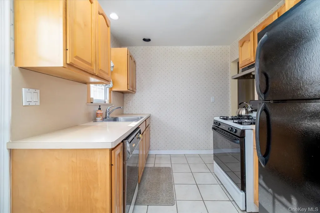 148 Amherst Road Valley Stream NY 11581