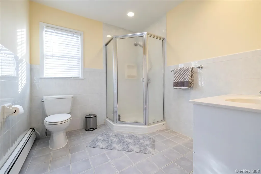 148 Amherst Road Valley Stream NY 11581