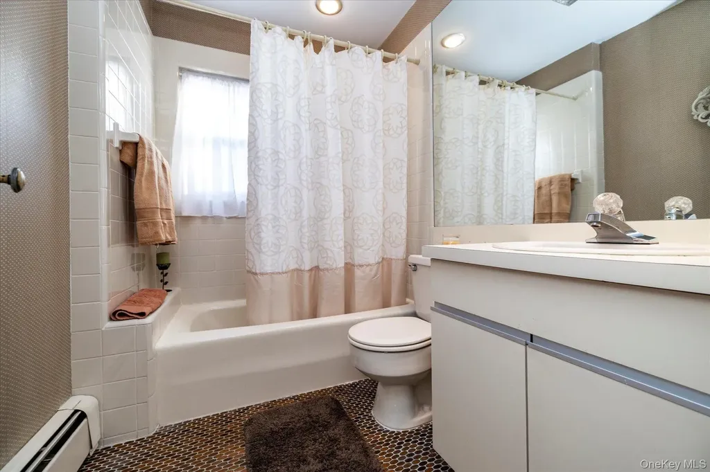 148 Amherst Road Valley Stream NY 11581