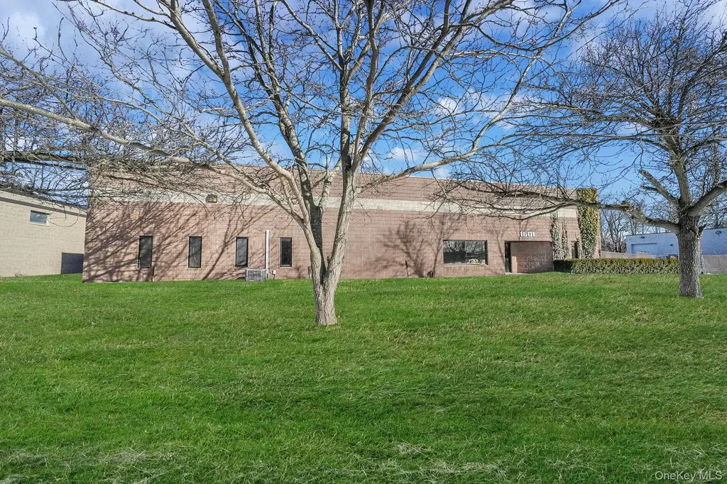 1601 Arctic Avenue Bohemia NY 11716