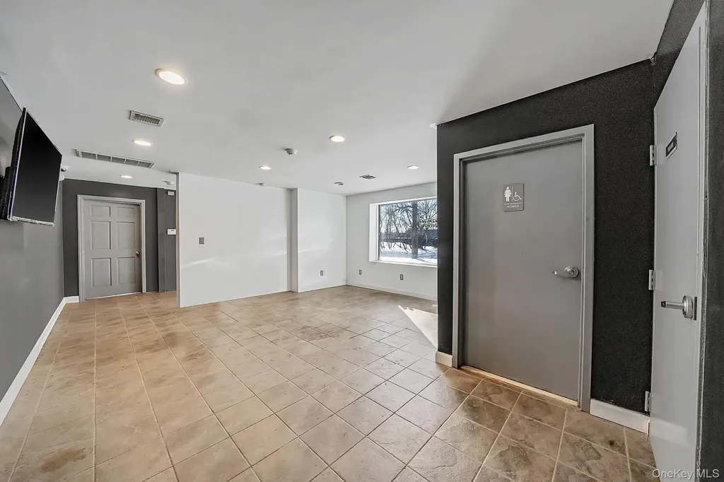 1601 Arctic Avenue Bohemia NY 11716