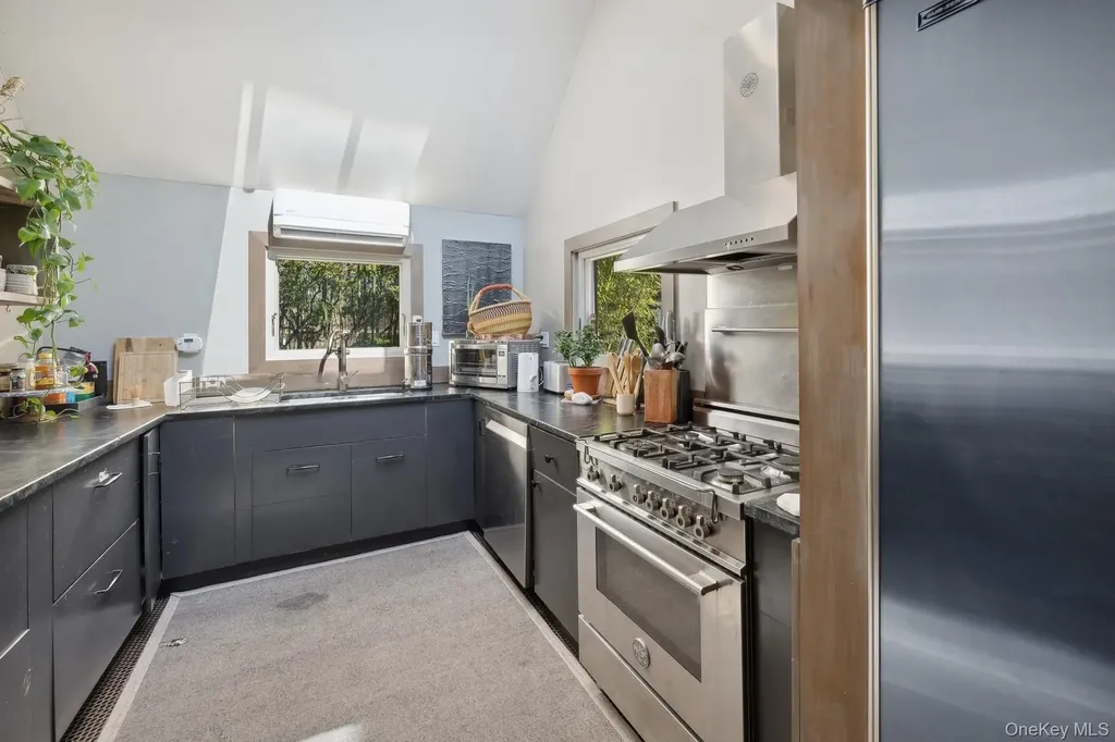1 Burkeshire Drive Sag Harbor NY 11963