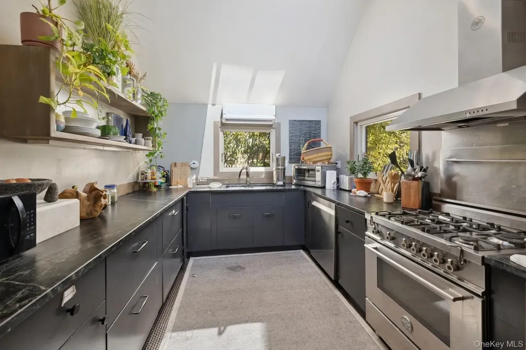1 Burkeshire Drive Sag Harbor NY 11963