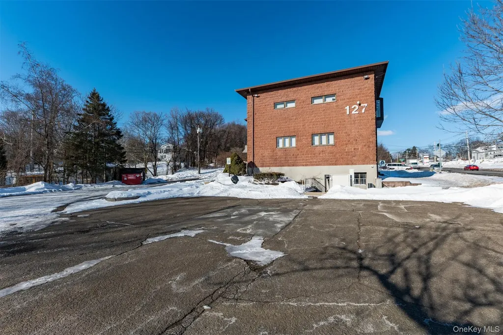 127 Route 59 Monsey NY 10952